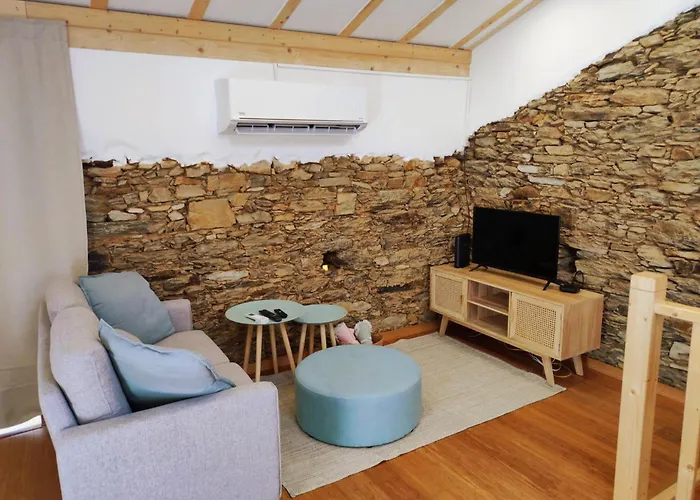 Pinheiros Tranquilos Local Serta * Valongo (Porto)