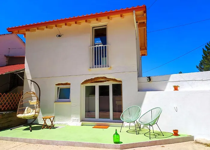 Pinheiros Tranquilos Local Serta * Valongo (Porto)